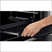 Neff BVS 4524 N / B45VS24N0, Einbaubackofen mit VarioSteam und Slide&Hide, EEK: A, mit 5 Jahren Garantie!